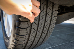 Check the tread depth of a tire