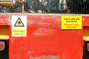 Warning signs fitted to the rear of a HGV